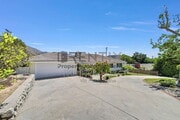 Photo - 1920 Oakwood Ave