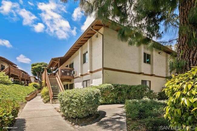 Building Photo - Comfortable, Convenient Living In Premier Mission Valley Complex Unit 808