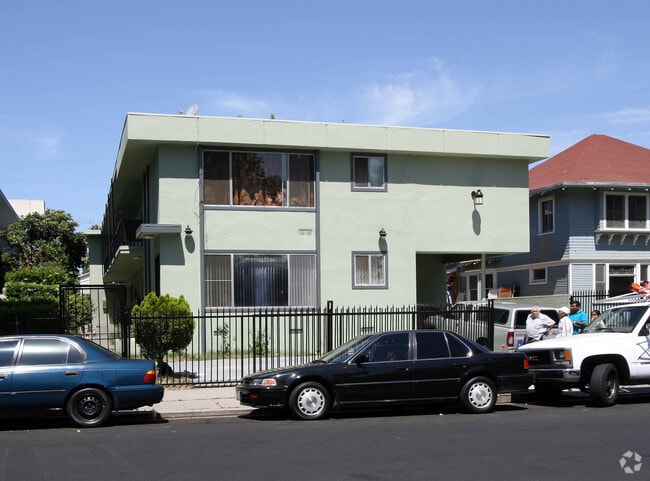 Building Photo - 1237 Magnolia Ave