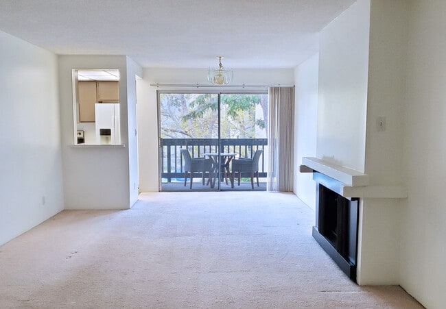 Building Photo - 9204 Summertime Ln Unit 9204