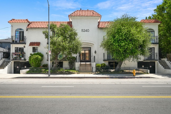 Photo - 5240 Whitsett Ave Townhome