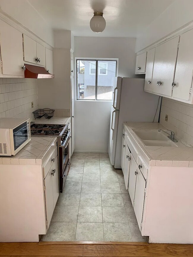 Photo - 2122 Ocean Park Blvd Unit 8