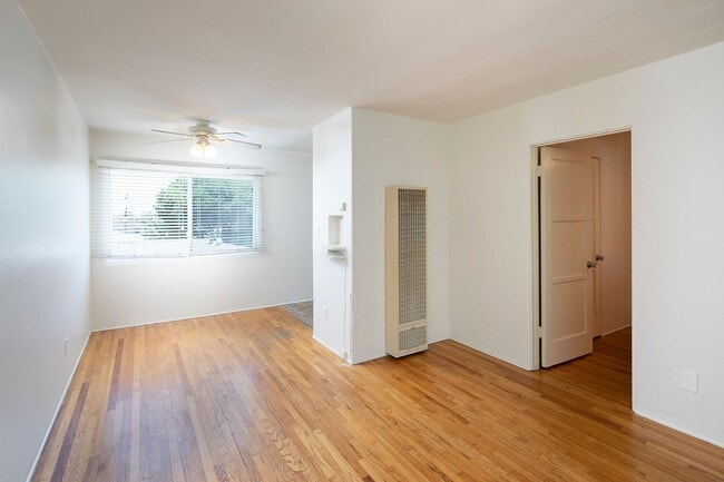 Vintage Charm in the Heart of Pacific Beac... - Vintage Charm in the Heart of Pacific Beac... Apartment Unit 08