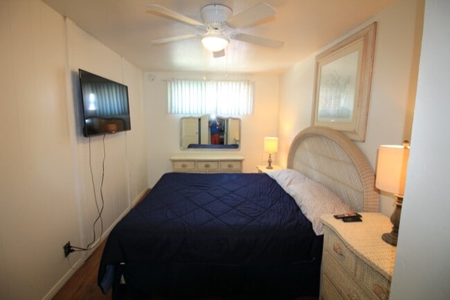 Photo - 728 Venice Ct