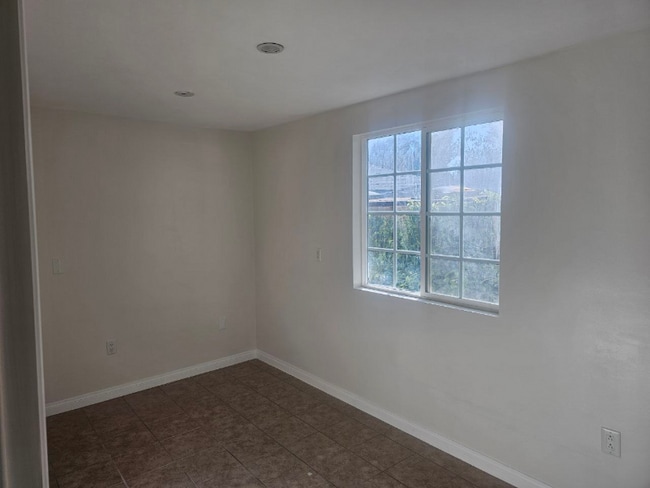 Photo - 1042 Hollister St Unit 2