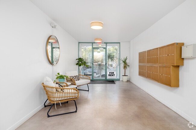 Lobby - South Gramercy Place LLC