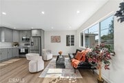 Photo - 315 W Bennett Ave