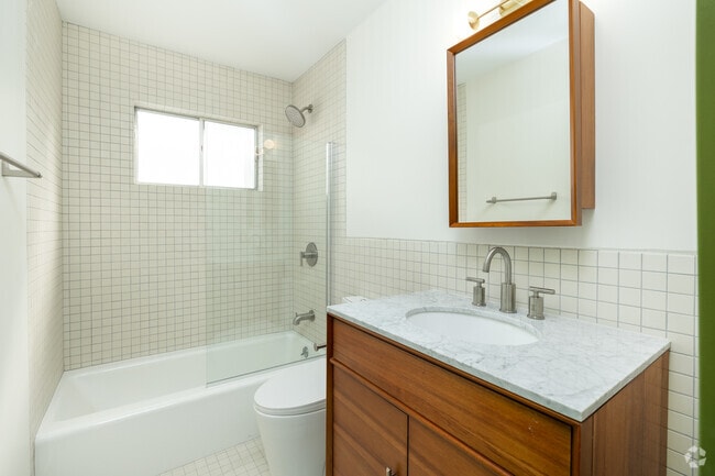 Bathroom - Franklin Park Apartments