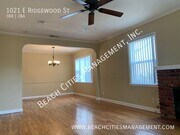 Photo - 1021 E Ridgewood St
