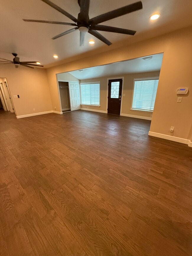 Photo - 11744 Hallwood Dr