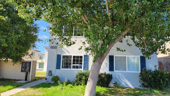 Building Photo - 988 El Camino Dr Rental