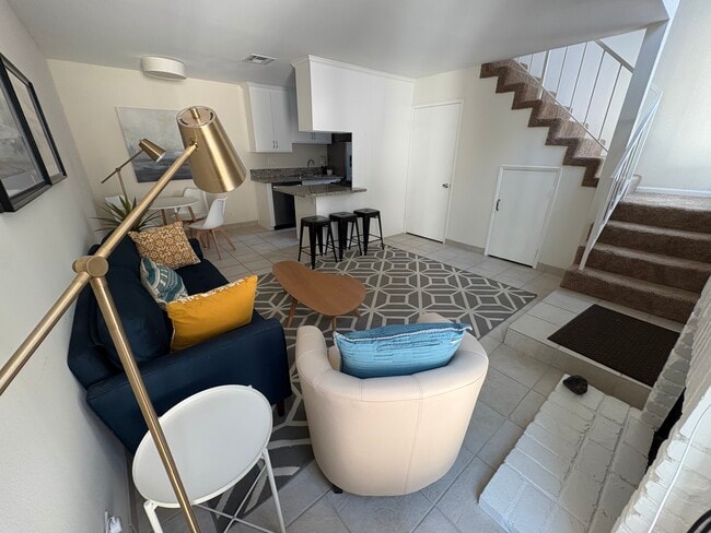 Photo - Barclay Square Apartment