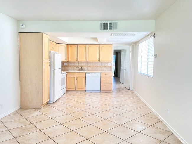 Building Photo - 64275 Spyglass Ave Unit 55