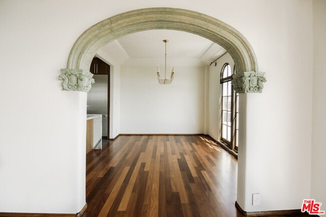 Photo - 1302 N Sweetzer Ave Unit 401