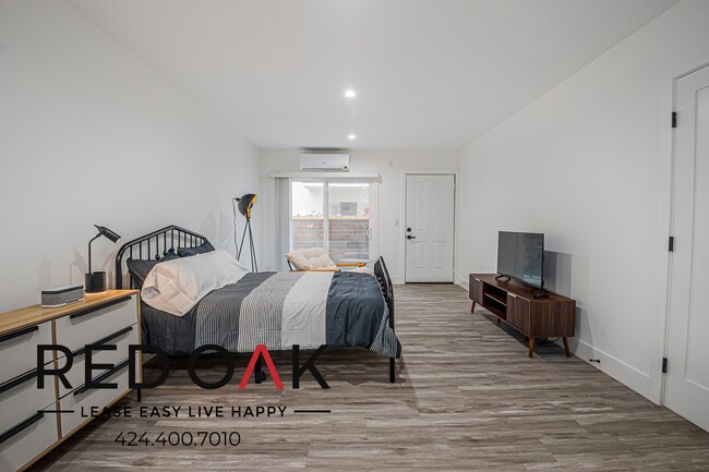 Photo - 1346 N Fuller Ave Unit 3