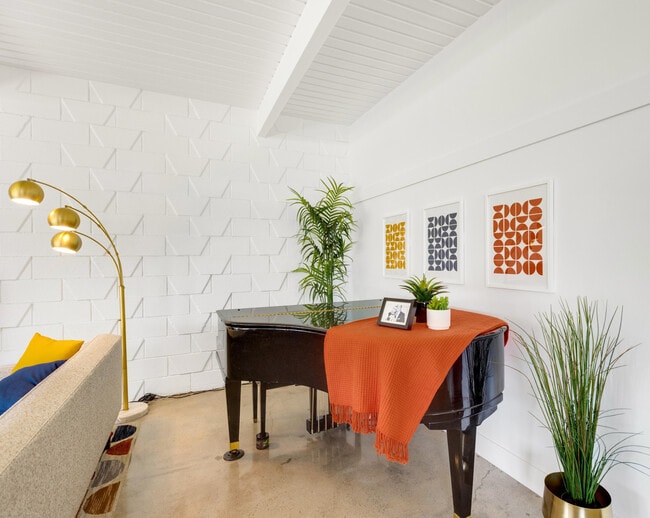 Photo - 142 Sandpiper St