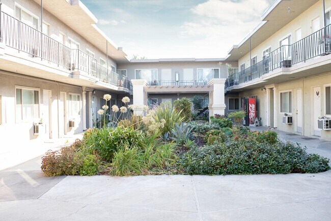 Photo - 1 Bedroom, 1 bath - all utilities paid! Unit 832 #36