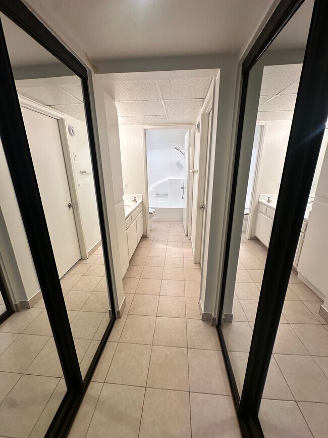 Photo - 7040 Haskell Ave Unit 311