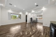 Photo - 11252 Saticoy St