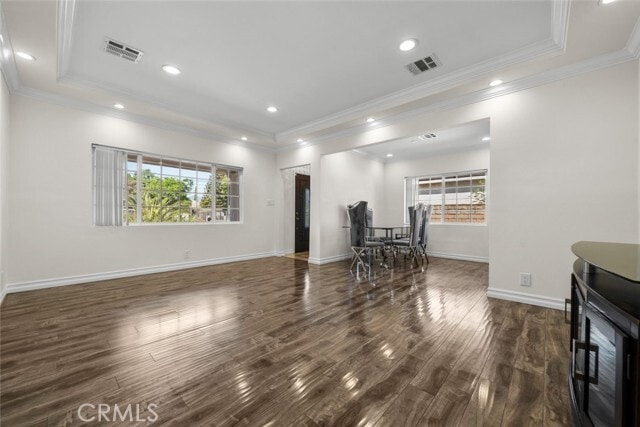 Photo - 11252 Saticoy St