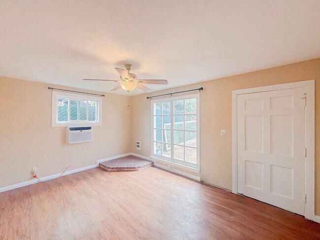 Photo - 574-576 MCINTOSH STREET Unit MCI574