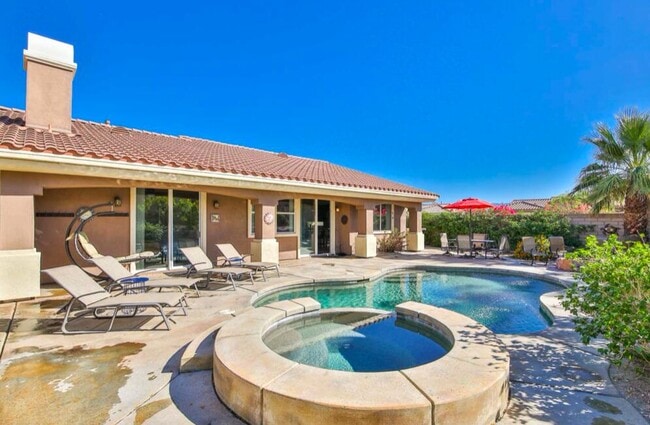 Photo - 162 St Thomas Pl