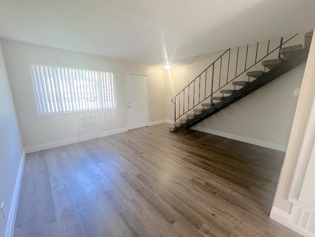 Photo - 587 Silverwood Ave Unit G