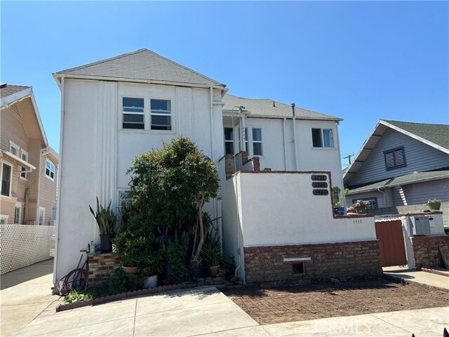 Building Photo - 1719 3rd Ave Rental