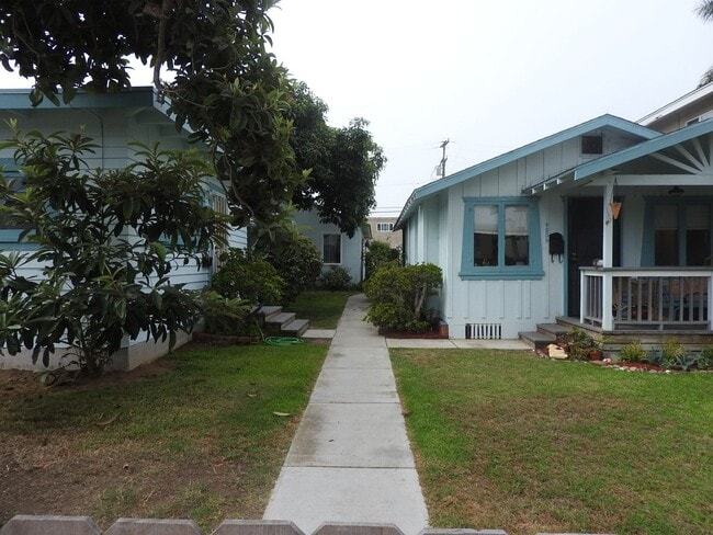 Building Photo - 4833-39 Del Monte Ave Unit 4837.5