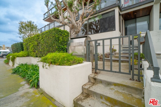 Photo - 6209 Pacific Ave Unit 102