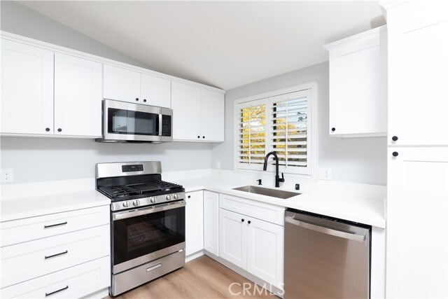 Photo - 21643 Waite St