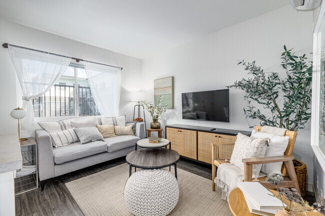 1BR, 1BA - 375SF - Living Room - Santa Monica Palms