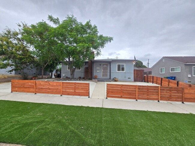 Building Photo - 8154 Potter Ave Unit 8154 Potter Ave (Main House)