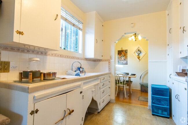 Building Photo - 4605 Marmion Way Rental
