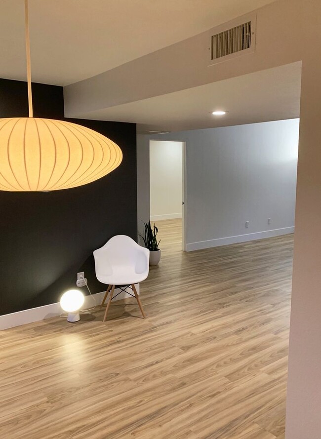 Photo - Canyon Granada,Unfurnished,Long Term Unit 525