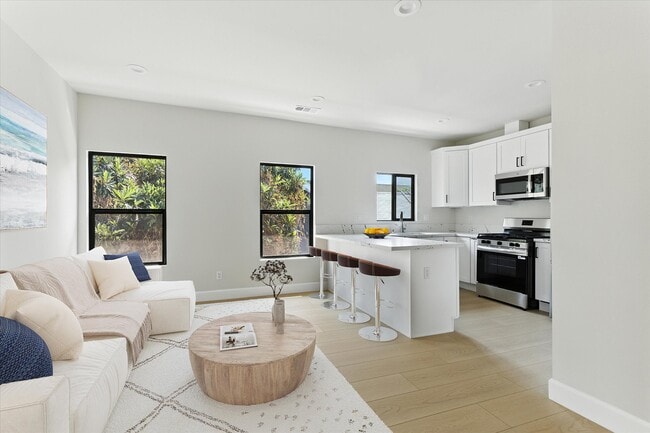 Photo - 1172 N Wilton Pl Unit 1172