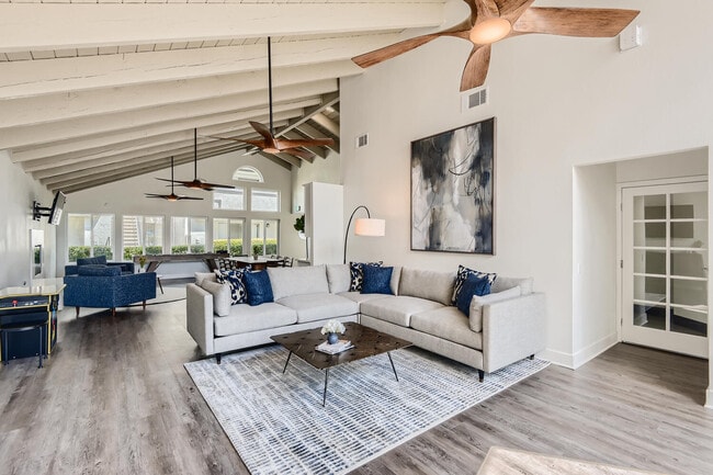 Photo - Azul Apartments