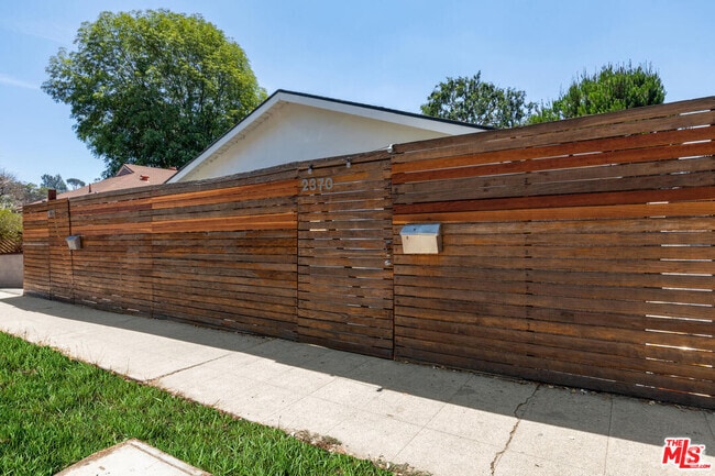 Building Photo - 2370 Silver Lake Blvd Rental