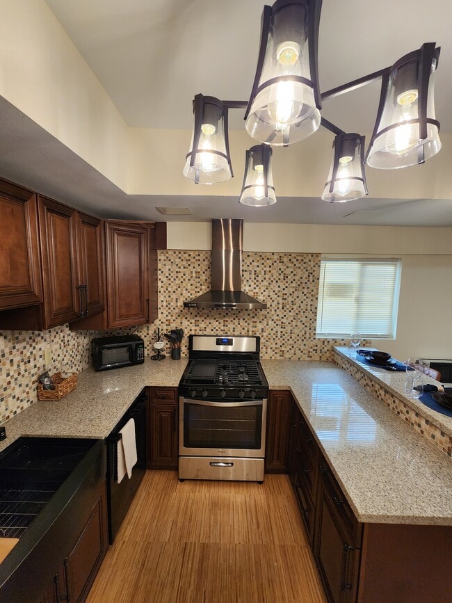 Photo - 3661 W 111th St