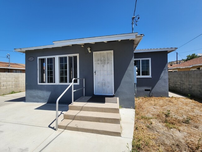 Photo - 10301 Arminta St House