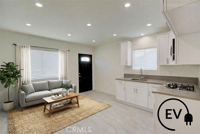 Building Photo - 14604 Cohasset St