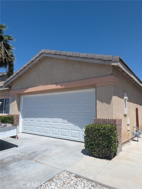 Building Photo - 14600 Rosemary Dr