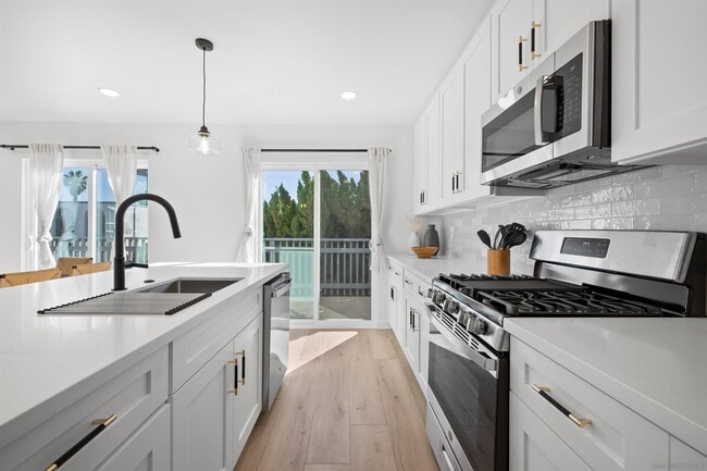 Photo - 836 Island Ct