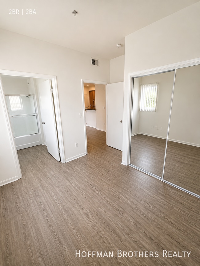 Photo - 251 Robinson St Unit 104