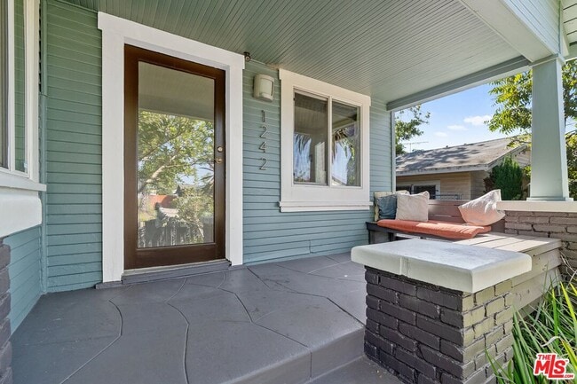 Photo - 1242 N Commonwealth Ave