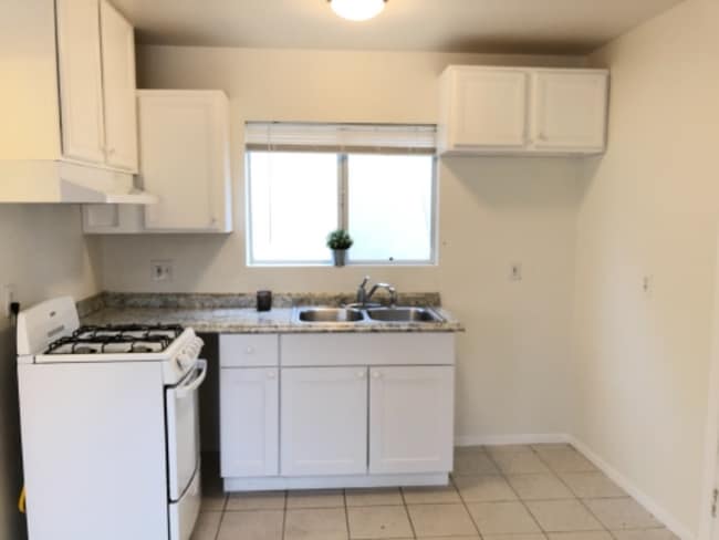 Photo - 638 Salem St Unit A