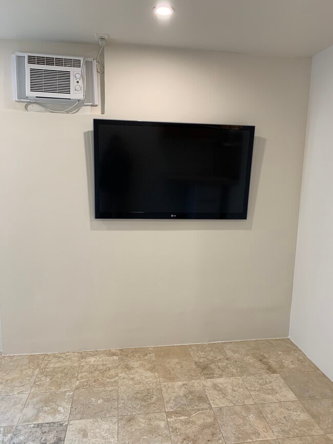 Photo - 8979 Shoreham Dr Unit A