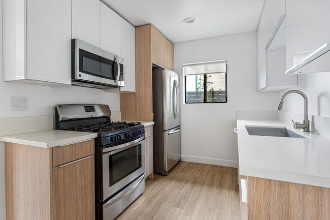 Photo - 1949 Park Grove Ave Unit 7