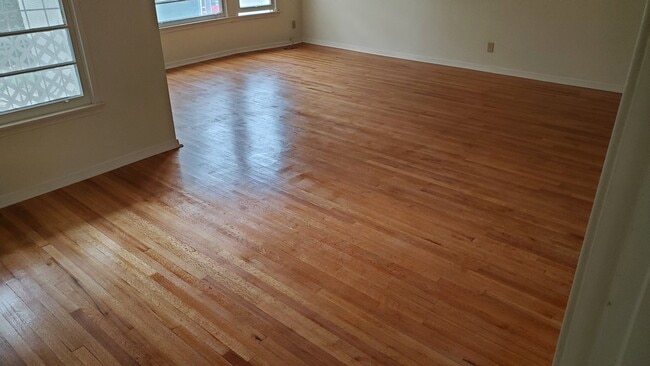 Photo - 5080 Pickford St Unit 5080