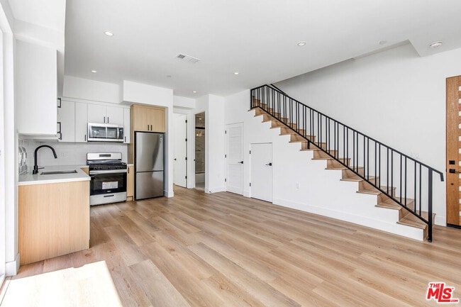 Photo - 11241 Morrison St Unit 6